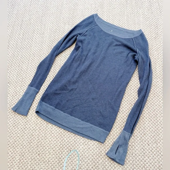 Lululemon Athletica Blue Gray reversible Waffle Boat Neck long Sweater womens 6 - Picture 1 of 5